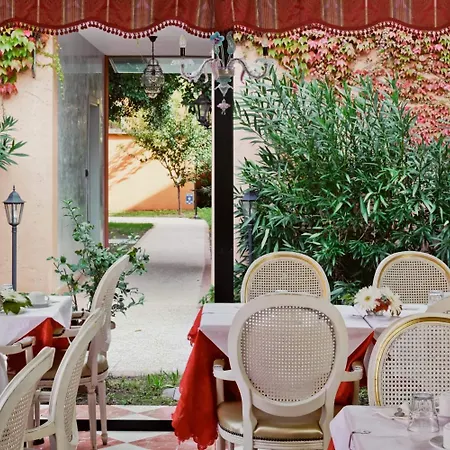 Tre Archi Hotel 3*