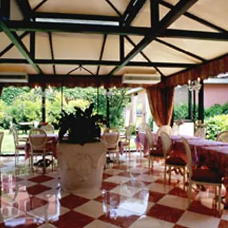 Tre Archi Otel 3*