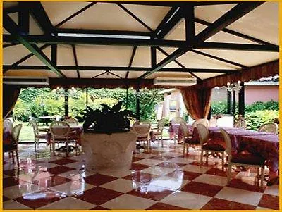 تري آرشي 3* البندقية