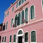 Tre Archi 3*