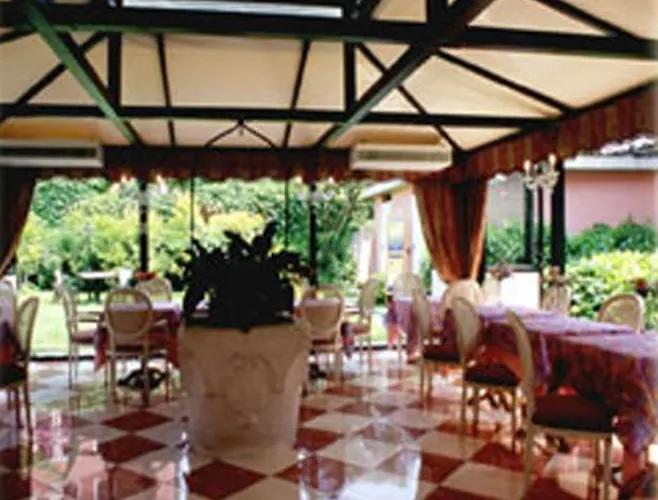 Tre Archi Hotel 3*
